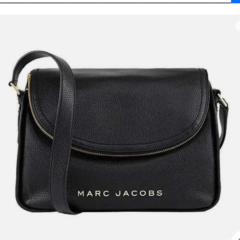 The Marc Jacobs Groove Messenger